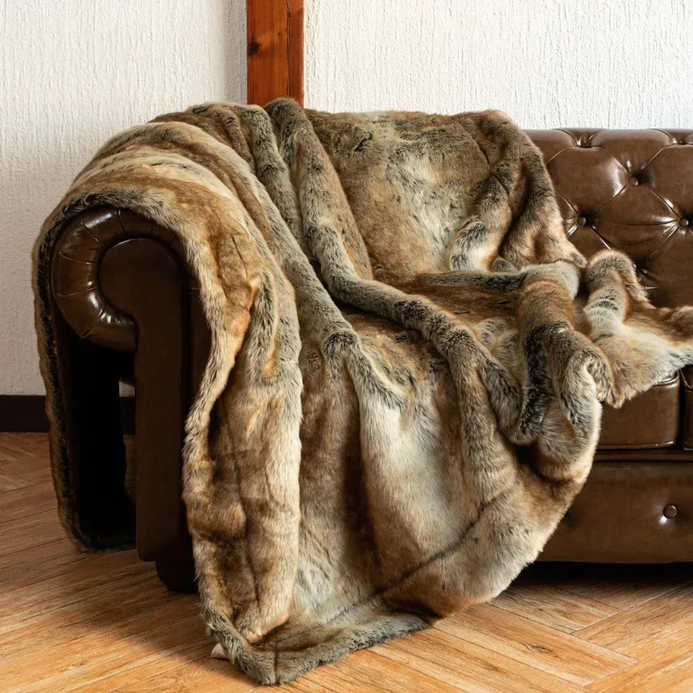 Plush Faux Fur Blanket – Elegant och Mysig Heminredning Carvallo