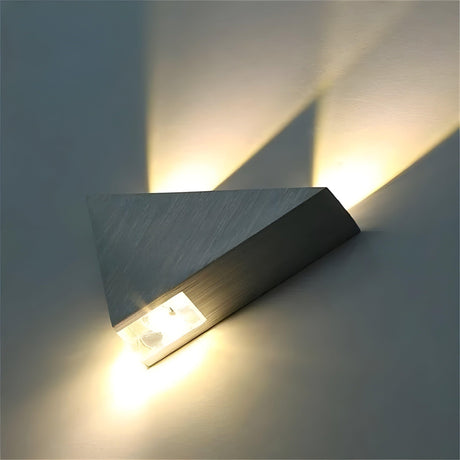 TriBright Light - Modern Triangulär Vägglampa LED Vägglampa Carvallo