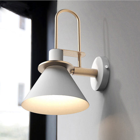 SleekLight - Elegant minimalist wall lamp for modern rooms Carvallo