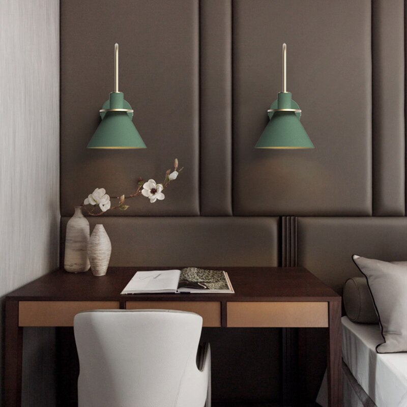 SleekLight - Elegant minimalist wall lamp for modern rooms Carvallo