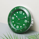 Carvallo – Modern väggklocka med coola siffror för precis tidtagning Carvallo