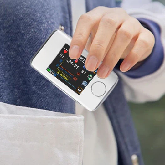 Carvallo VitalCheck Pro | SpO₂ & Hjärtfrekvens | Smärtfri & Exakt | Kompakt & Återuppladdningsbar Carvallo