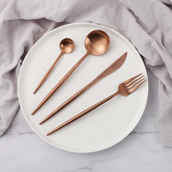 LuxeSet – Lyxig Minimalistisk 24-delars Rostfritt Stål Servis Carvallo