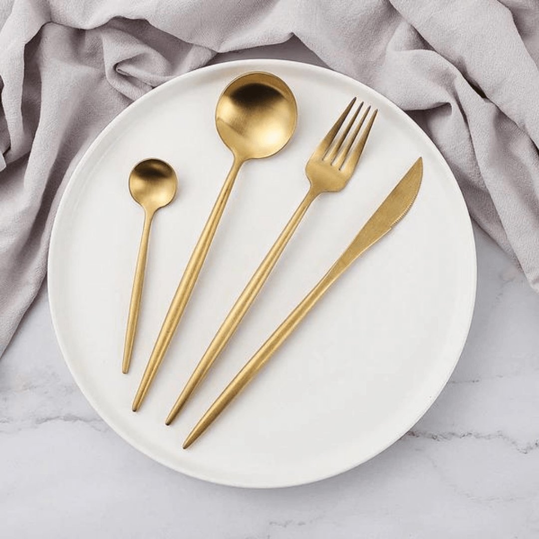 LuxeSet – Lyxig Minimalistisk 24-delars Rostfritt Stål Servis Carvallo