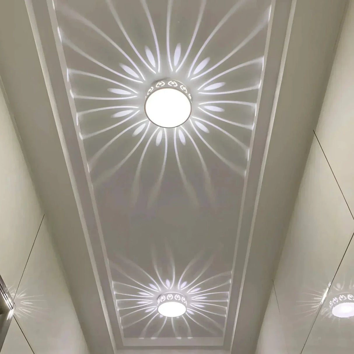 Elegant Taklampa – Varm eller Kall Vit Carvallo