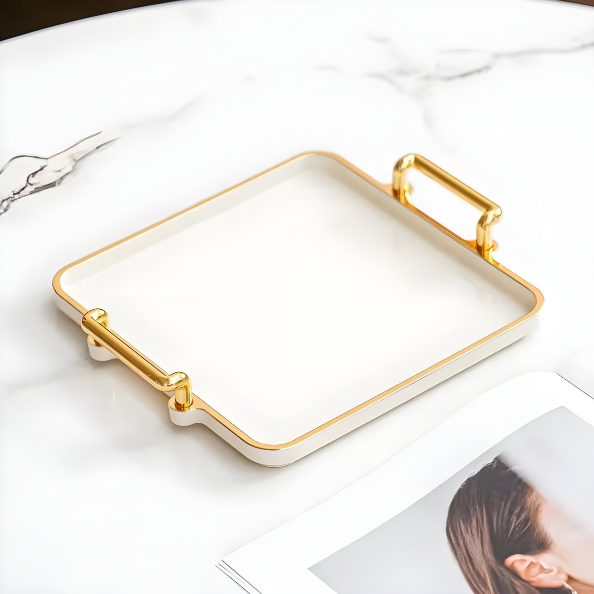 Elegant lyxförvaringsbricka för att organisera hemmet nödvändigheter Carvallo