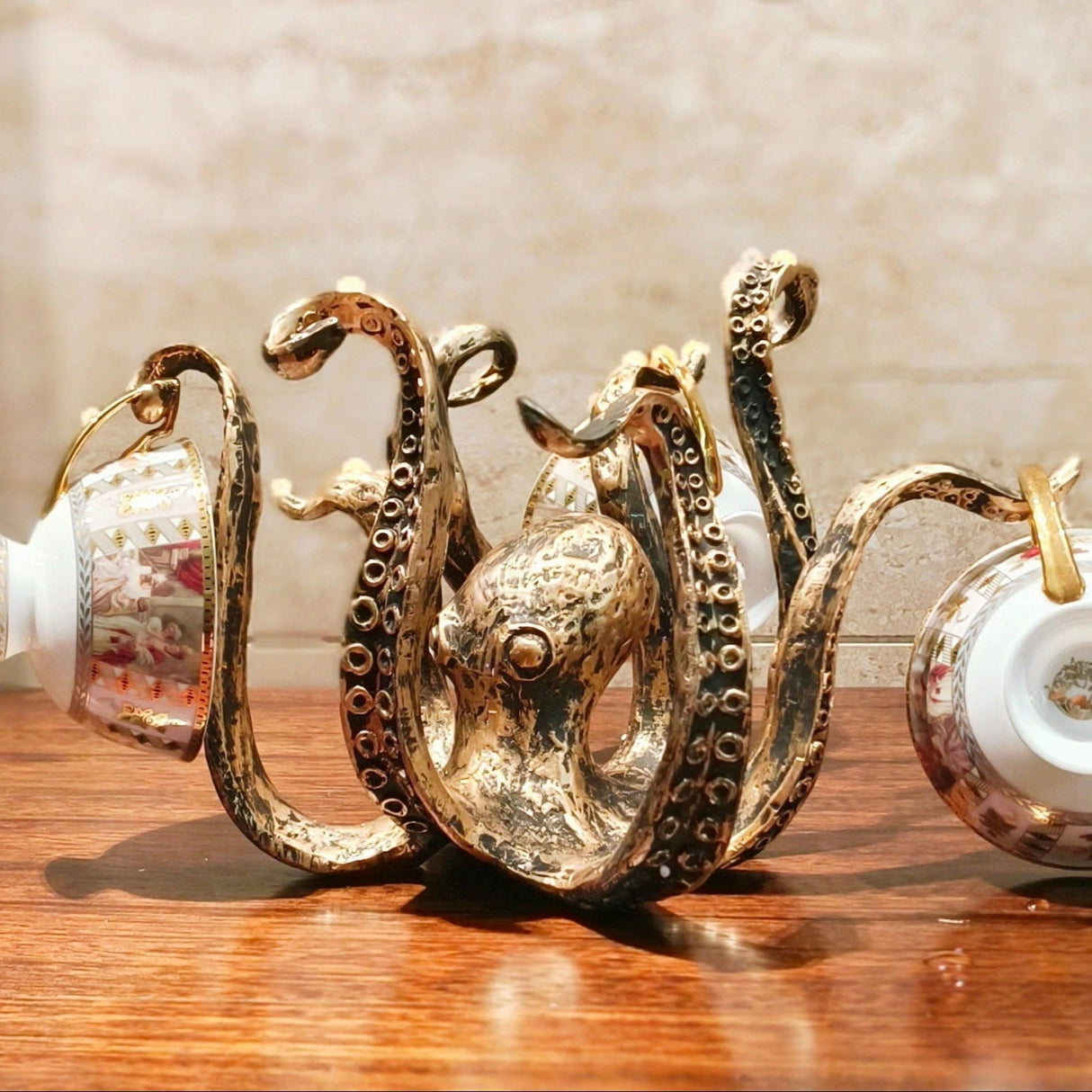 OctoSip – Unik bläckfisk te-kopphållare med tentakler för finurlig inredning Carvallo