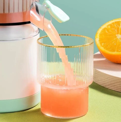 RoyaleGlow Bärbar Trådlös Elektrisk Färsk Apelsin Citrus Press Juicer Carvallo