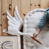 Carvallo – Elegant svävande svandekoration för en lugn och stilren interiör Carvallo