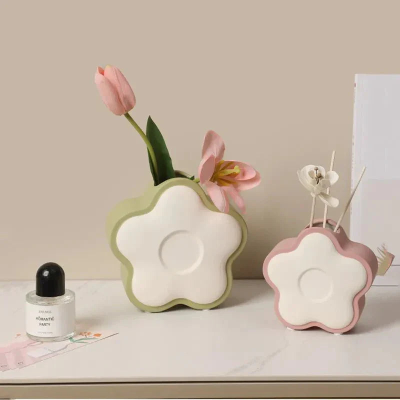 Pastellfärgad Blomformad Keramikvas för Modern Dekor Carvallo