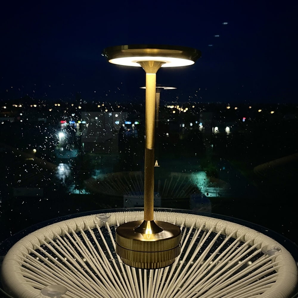 Ambient Metallic Trådlös Bordslampa Carvallo