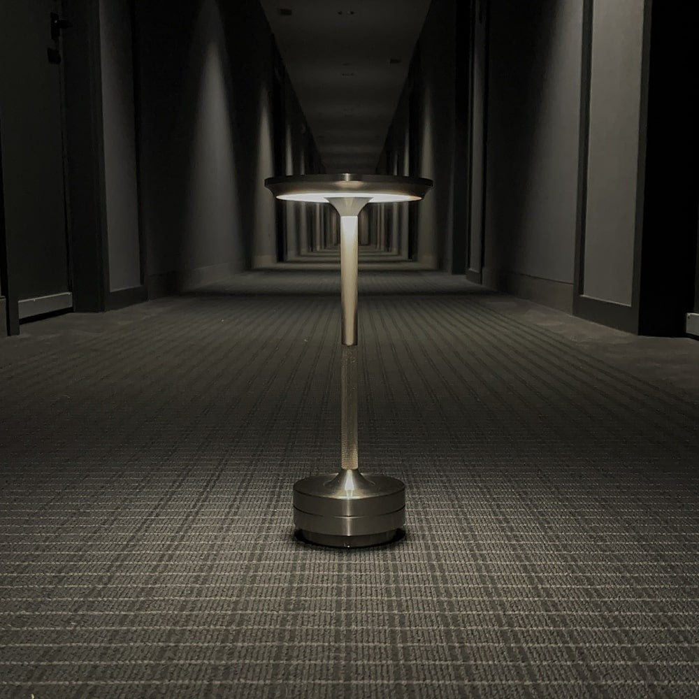 Ambient Metallic Trådlös Bordslampa Carvallo