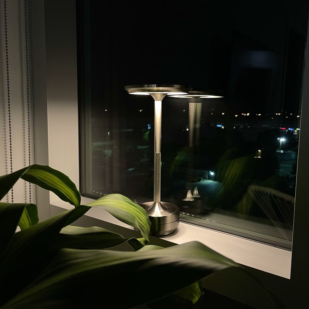 Ambient Metallic Trådlös Bordslampa Carvallo