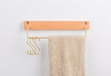 Carvallo – Elegant Bökved Towel Rack with Brass Accents Carvallo