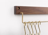 Carvallo – Elegant Bökved Towel Rack with Brass Accents Carvallo