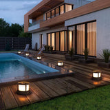 Carvallo - Solcellerdrevet utomhus pelarlampa med elegant spotlight-design för stigar Carvallo