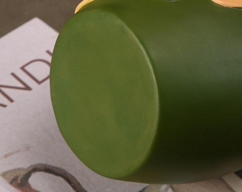 Keramiska blomvaser med utskärningsdesign MILA Sverige