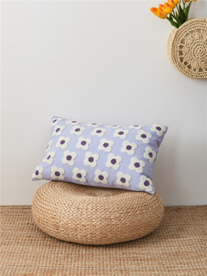 Carvallo – Broderad Ländkuddeöverdrag med Lekfulla Margueriter Carvallo