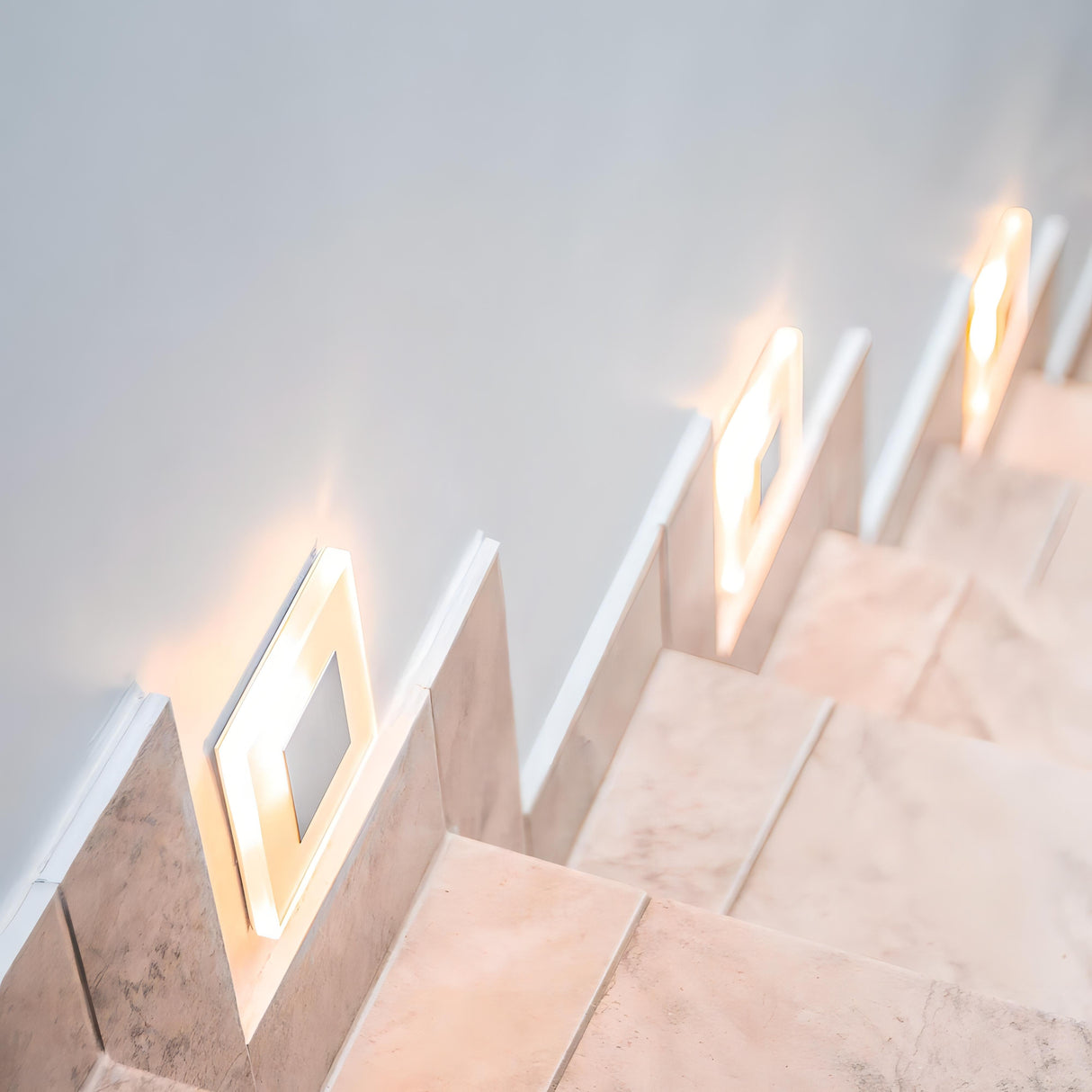 Carvallo – Vattentät LED-trappbelysning med stilren fyrkantig design Carvallo
