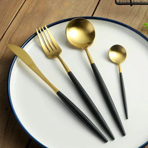 LuxeSet – Lyxig Minimalistisk 24-delars Rostfritt Stål Servis Carvallo