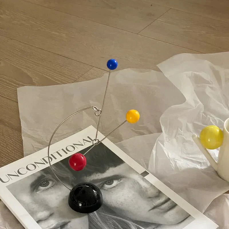 Kreativ Skrivbord Balans Mobil Dekoration i Metall Design Carvallo