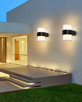 SereneGlow - Elegant utomhus vägglampa för en varm och inbjudande atmosfär Carvallo