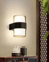 SereneGlow - Elegant utomhus vägglampa för en varm och inbjudande atmosfär Carvallo