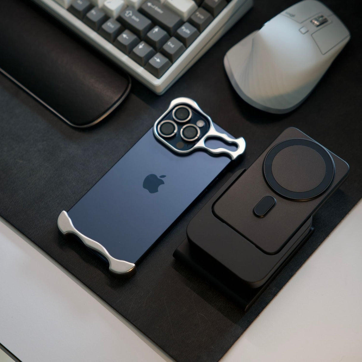 Mobiltelefonfodral med slimmad minimalistisk design Carvallo