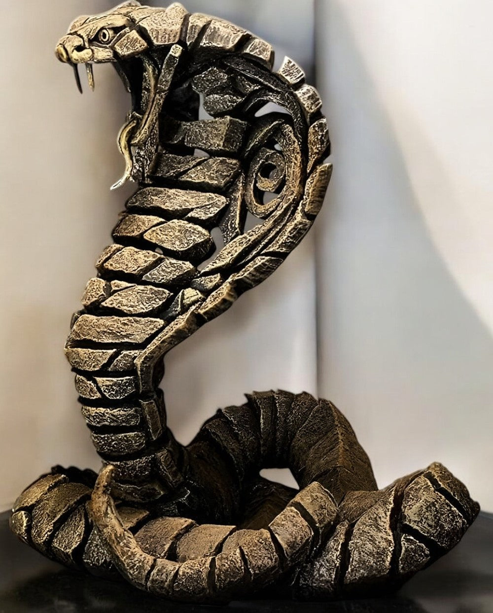 Förhistorisk Glöd Dekorativ Figur - Mystisk Atmosfär Skapare för Hemmet Carvallo