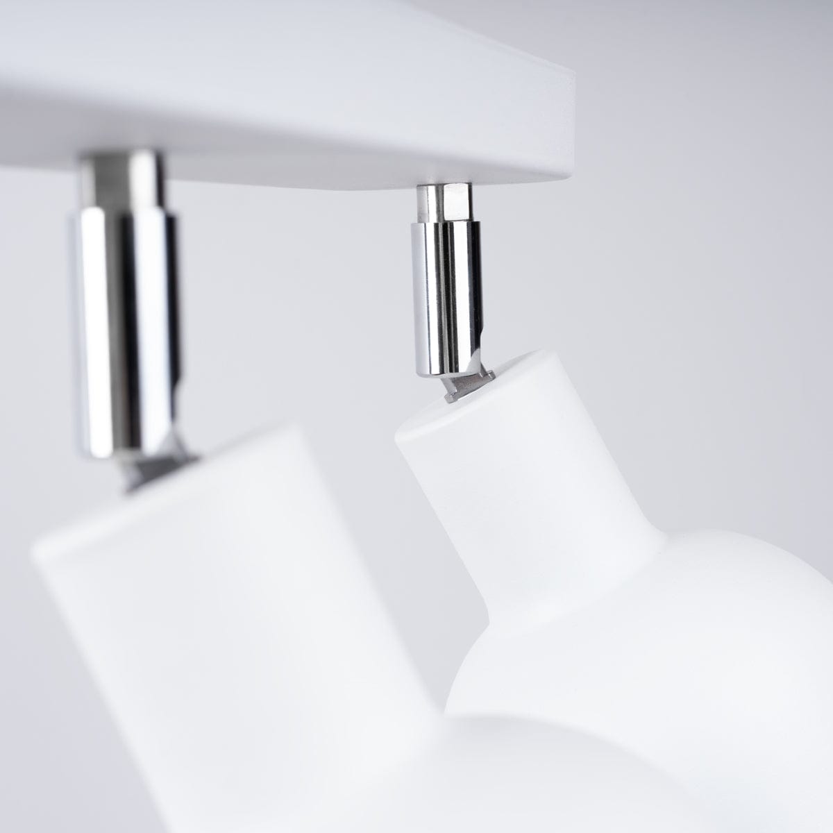 ELBA Taklampa - 3-Ljus Vit - Minimalistisk Justerbar Design - LED Kompatibel - Energisnål - Idealisk för Moderna Interiörer Carvallo