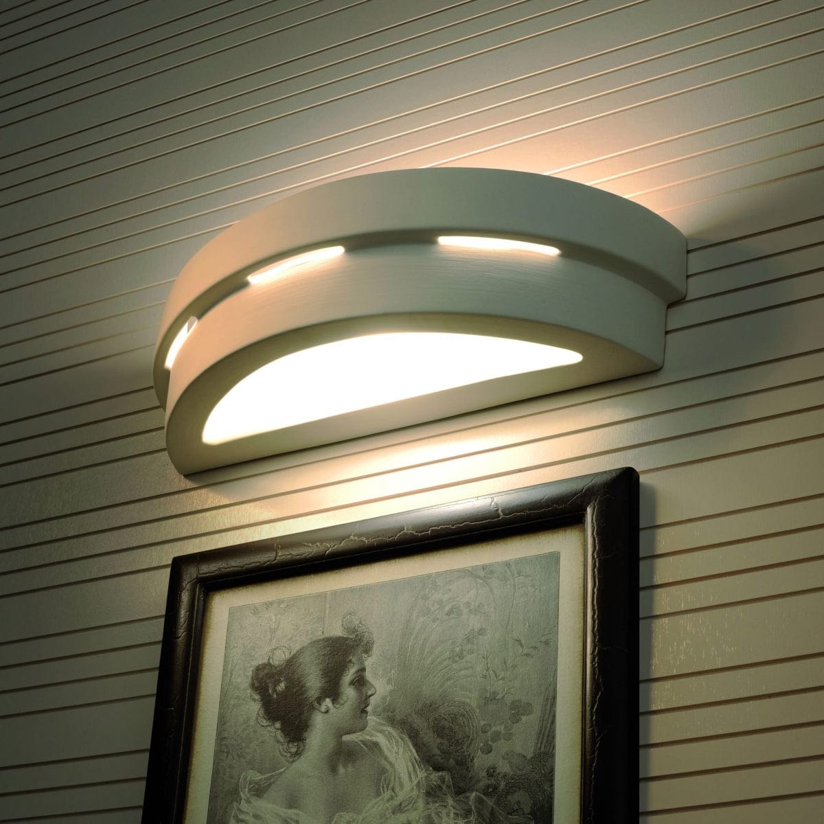 Helios Keramisk Vägglampa - Vit - Modern & Elegant Design - E27 Carvallo