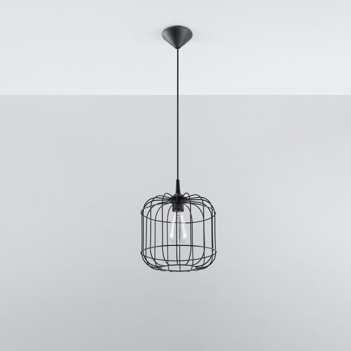 Pendellampa Celta Black - Modern Designer Hängande Lampa - Justerbar Höjd - Geometrisk Skärm - Utbytbar E27 Lampa - Stilig & Funktionell Carvallo