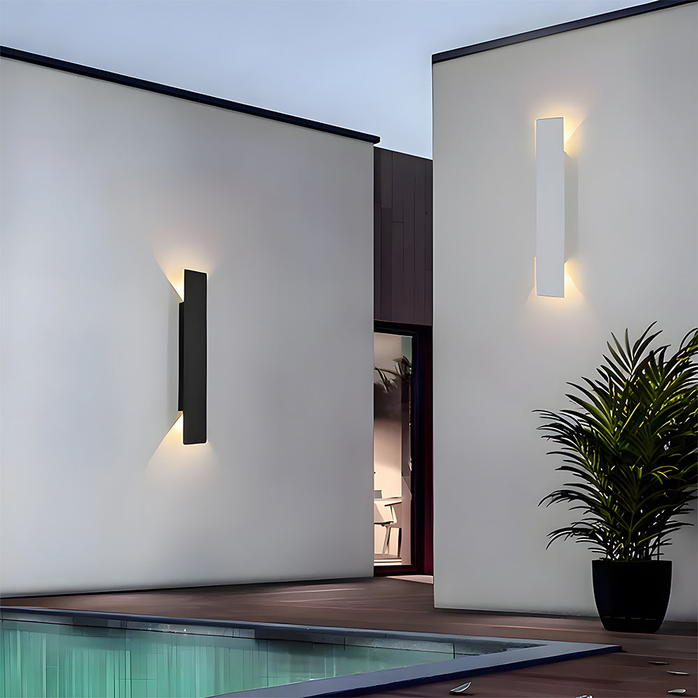 Utomhusvägglampa med modern vattentät design Carvallo