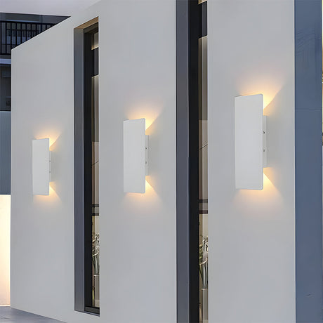 Utomhusvägglampa med modern vattentät design Carvallo