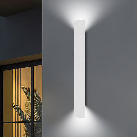 Utomhusvägglampa med modern vattentät design Carvallo