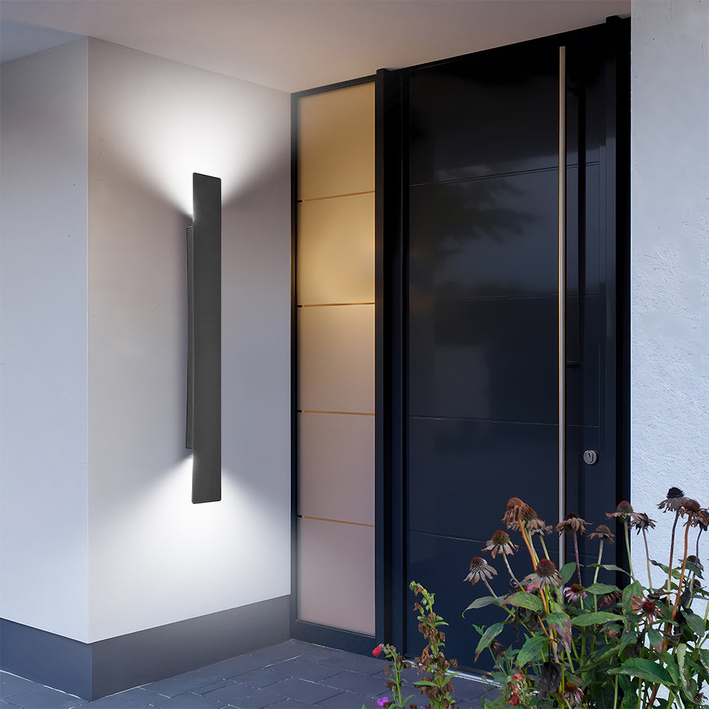 Utomhusvägglampa med modern vattentät design Carvallo
