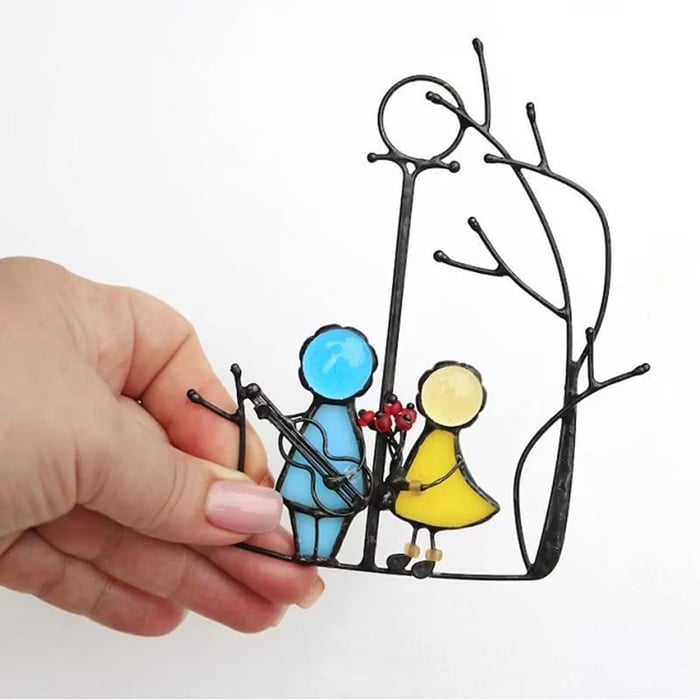 LumiPane – Minimalistisk solfångare i målat glas | UV-resistent fönster- och väggdekoration MILA Sverige