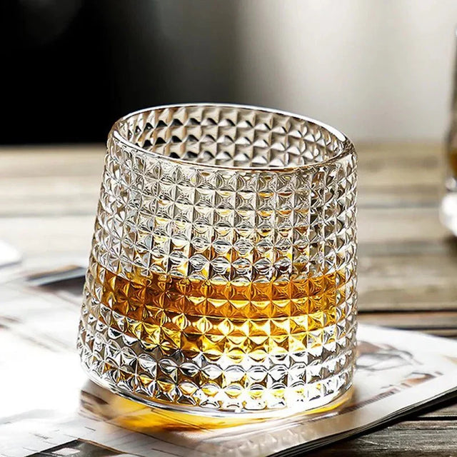 Carvallo – Texturerat Whiskyglas med Roternade Design för Elegant Sipande Carvallo