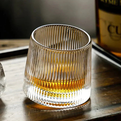Carvallo – Texturerat Whiskyglas med Roternade Design för Elegant Sipande Carvallo