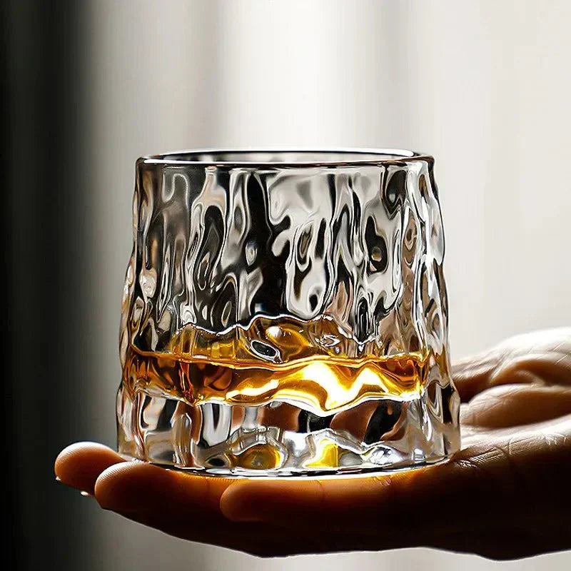 Carvallo – Texturerat Whiskyglas med Roternade Design för Elegant Sipande Carvallo