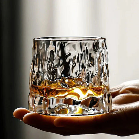 Carvallo – Texturerat Whiskyglas med Roternade Design för Elegant Sipande Carvallo