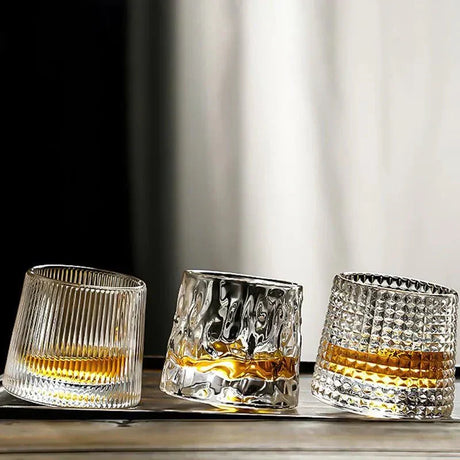 Carvallo – Texturerat Whiskyglas med Roternade Design för Elegant Sipande Carvallo