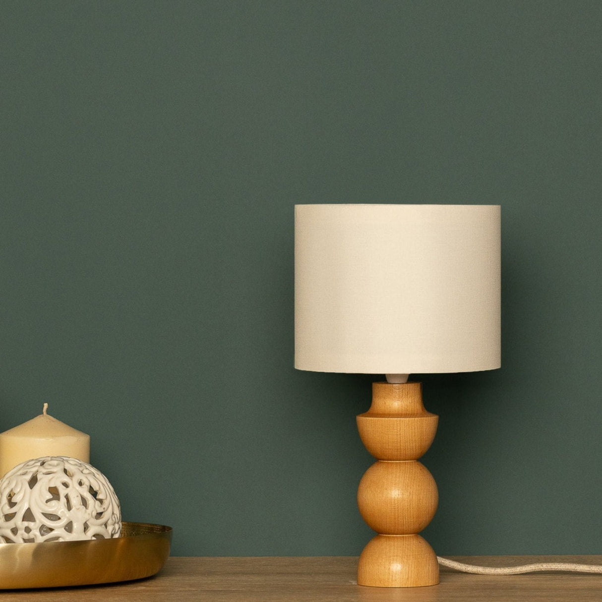 LumiWood – Trä Bordslampa med Tygskärm, Skandinavisk Nattbordslampa Carvallo