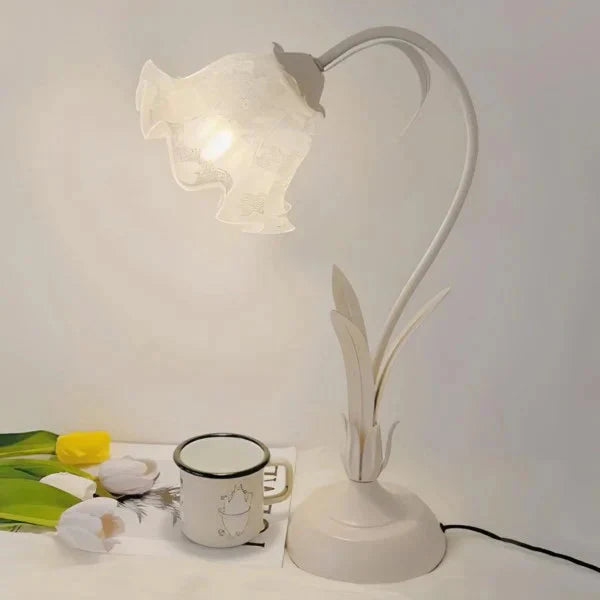 Klassisk Vintage Justerbar Blomsterbordslampa – Stilfull och Funktionell Ljus Carvallo
