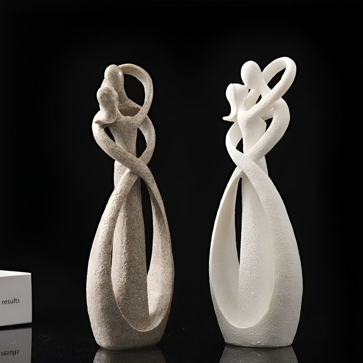 LoverBond Staty - Sandsten Abstrakt Tidlös Kärleksstaty Carvallo