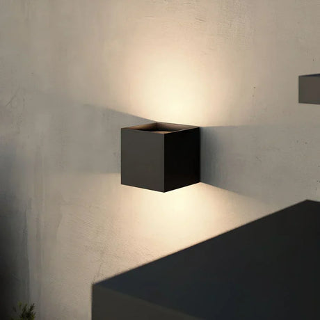 Vägglampa Svart Aluminium Justerbar Kub LED Carvallo
