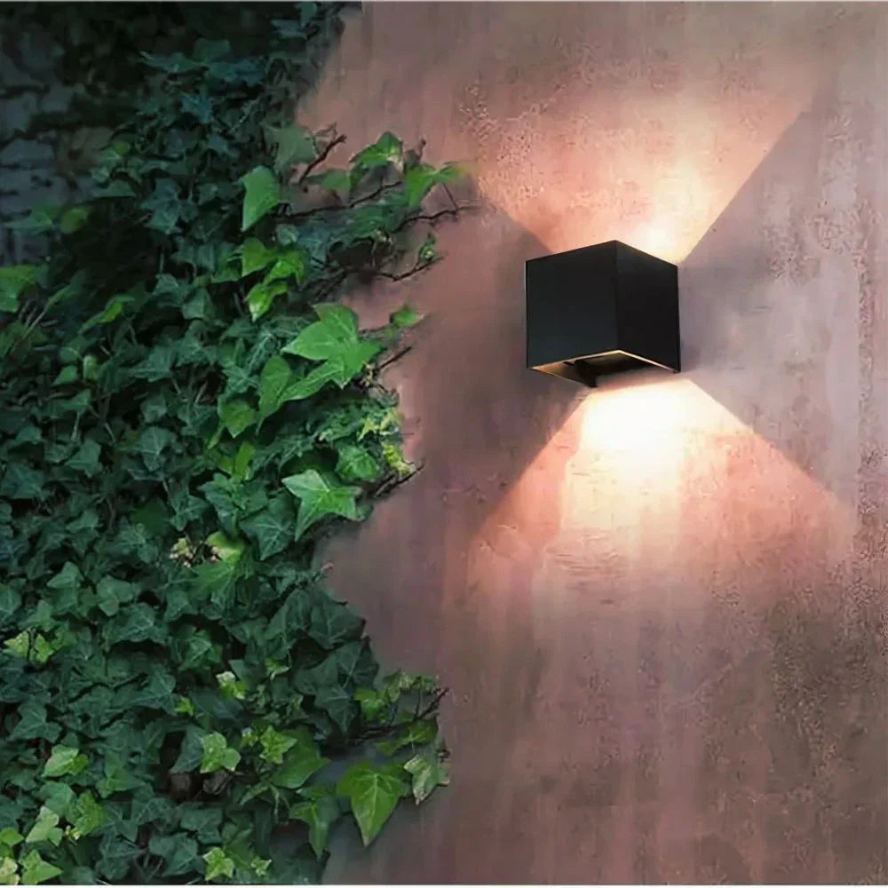 Vägglampa Svart Aluminium Justerbar Kub LED Carvallo