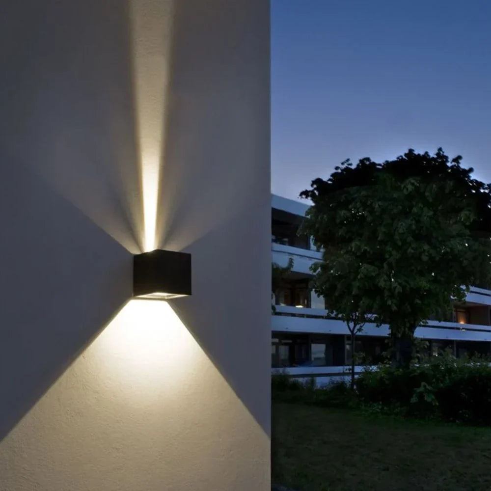 Vägglampa Svart Aluminium Justerbar Kub LED Carvallo