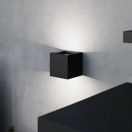 Vägglampa Svart Aluminium Justerbar Kub LED Carvallo