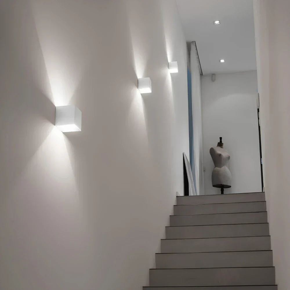 Vägglampa Svart Aluminium Justerbar Kub LED Carvallo